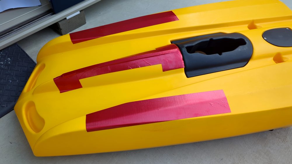 分割カヤックの船首側の船底を補強