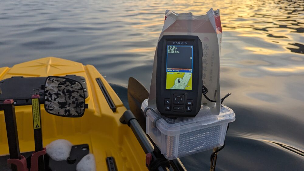 ガーミンのストライカー ビビッド 4cvをカヤックに取り付け